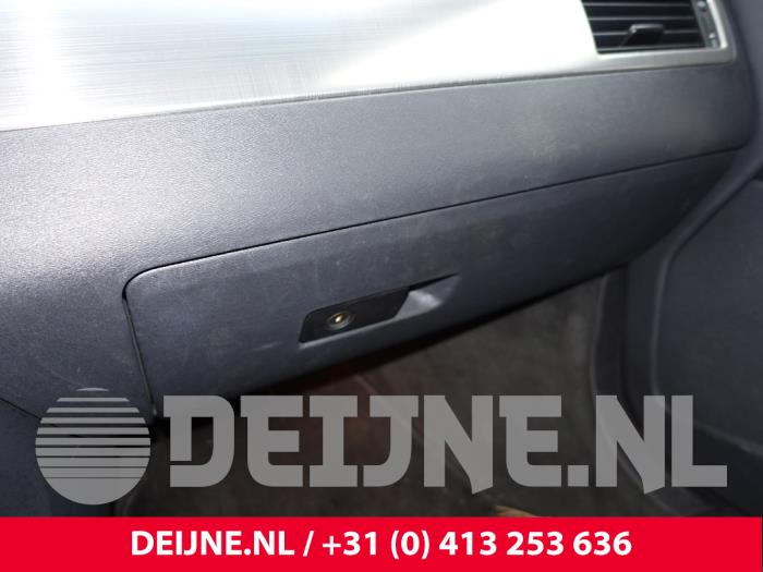 Volvo V70 2.0 D 16V Skrotfordon (2009, ZWART)