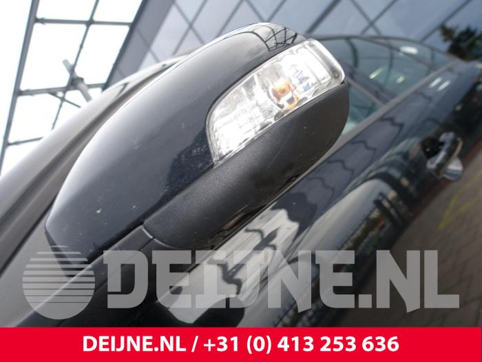 Volvo V70 2.0 D 16V Skrotfordon (2009, ZWART)