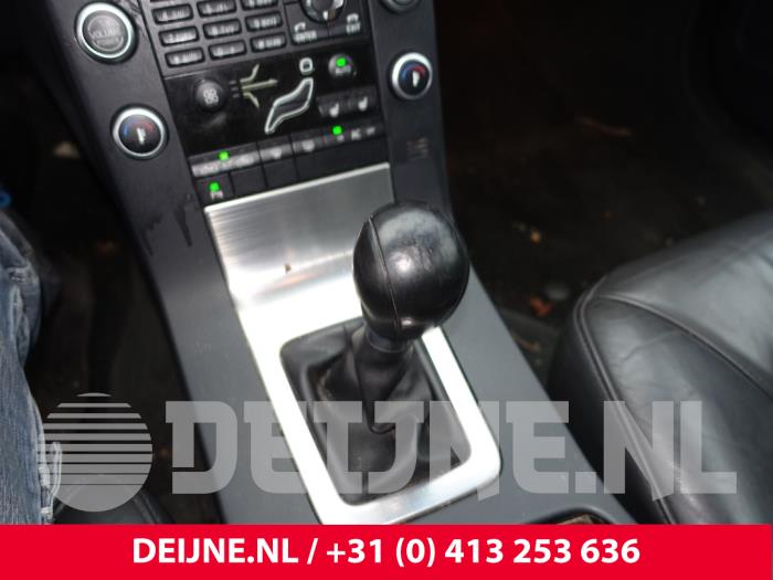 Volvo V70 2.0 D 16V Skrotfordon (2009, ZWART)