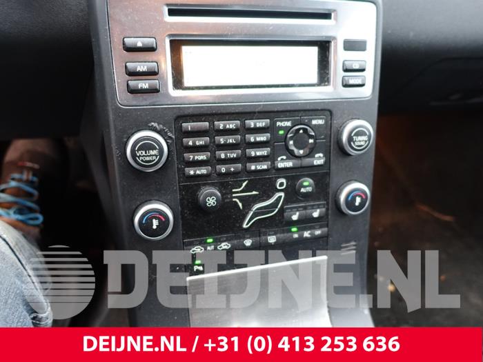 Volvo V70 2.0 D 16V Skrotfordon (2009, ZWART)