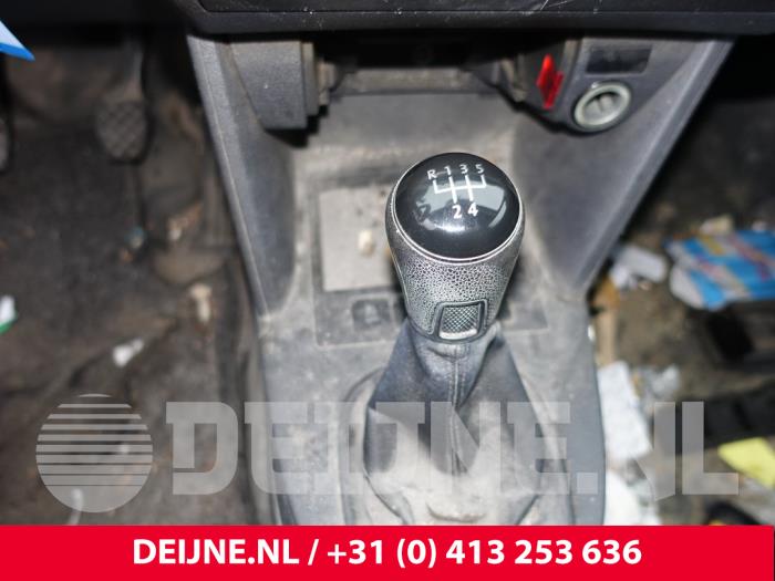 Volkswagen Caddy III 1.6 TDI 16V Samochód złomowany (2013, Bialy)