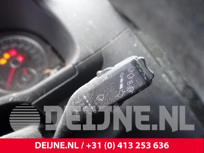 Volkswagen Caddy III 1.6 TDI 16V Samochód złomowany (2013, Bialy)