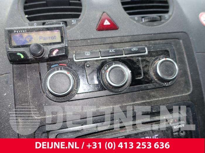 Volkswagen Caddy III 1.6 TDI 16V Samochód złomowany (2013, Bialy)