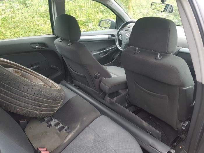 Opel Astra H 1.7 CDTi 16V Sloopvoertuig (2006, Metallic, Paars)