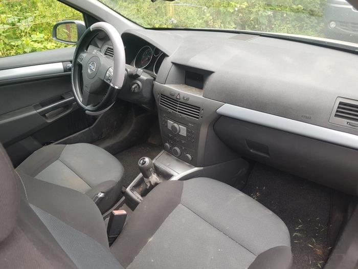 Opel Astra H 1.7 CDTi 16V Sloopvoertuig (2006, Metallic, Paars)