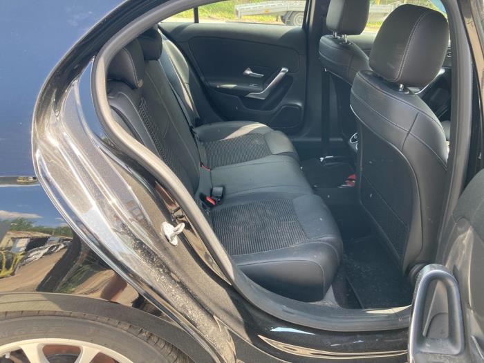 Mercedes A 1.5 A-160d Sloopvoertuig (2019, Zwart)