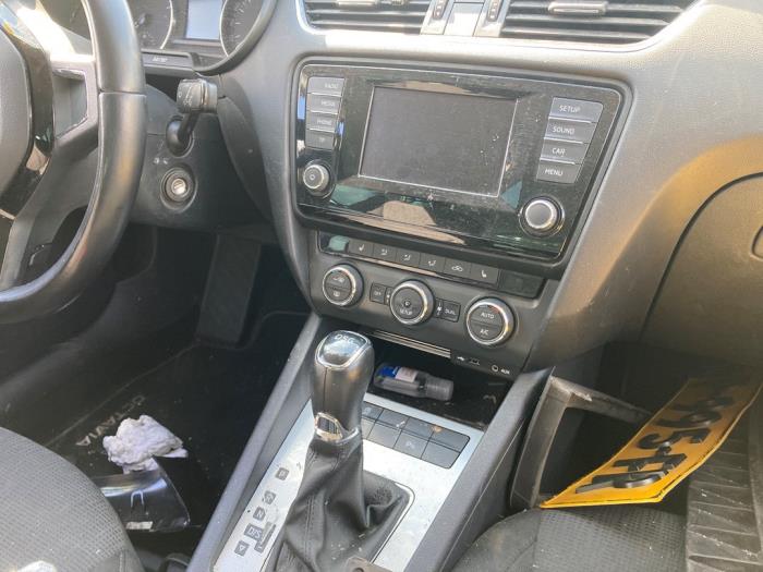 Skoda Octavia Combi 1.4 TSI 16V Sloopvoertuig (2014, Zwart)