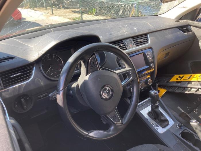 Skoda Octavia Combi 1.4 TSI 16V Sloopvoertuig (2014, Zwart)