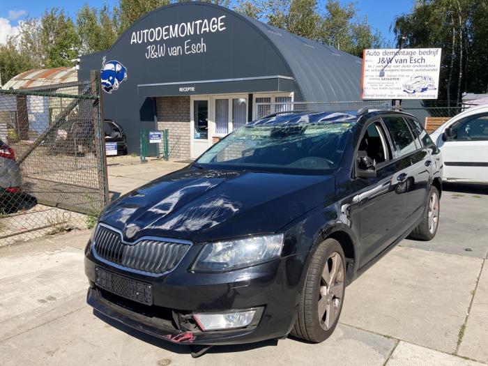 Skoda Octavia Combi 1.4 TSI 16V Sloopvoertuig (2014, Zwart)