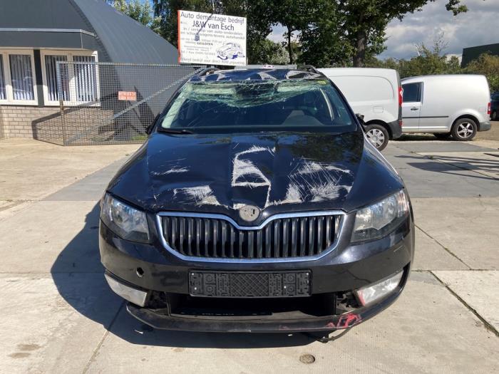 Skoda Octavia Combi 1.4 TSI 16V Sloopvoertuig (2014, Zwart)