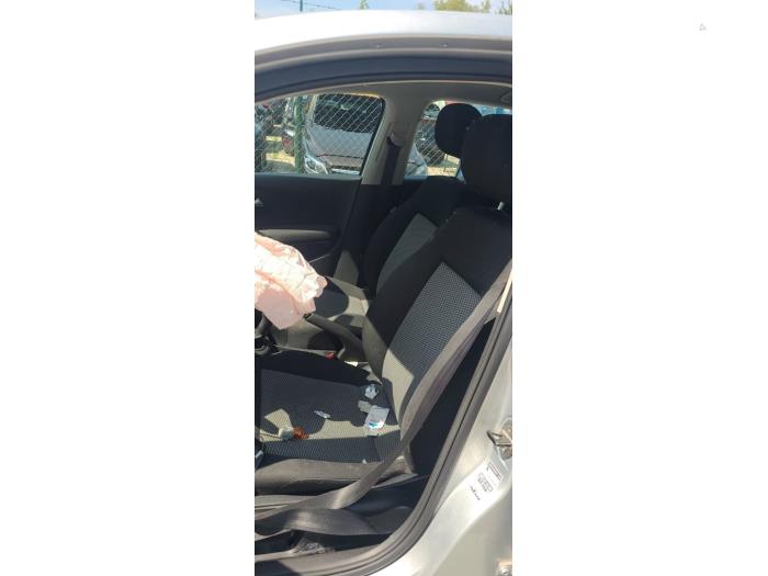 Volkswagen Polo Skrotfordon (2011, ZILVERGRIJS)