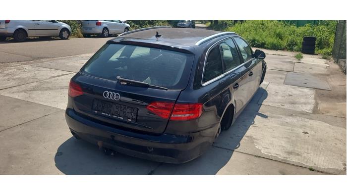 Audi A4 Avant 1.8 TFSI 16V Skrotfordon (2010, ZWART)