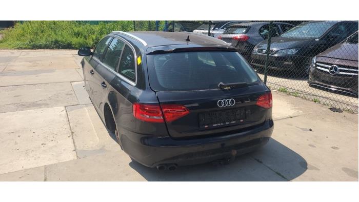 Audi A4 Avant 1.8 TFSI 16V Skrotfordon (2010, ZWART)