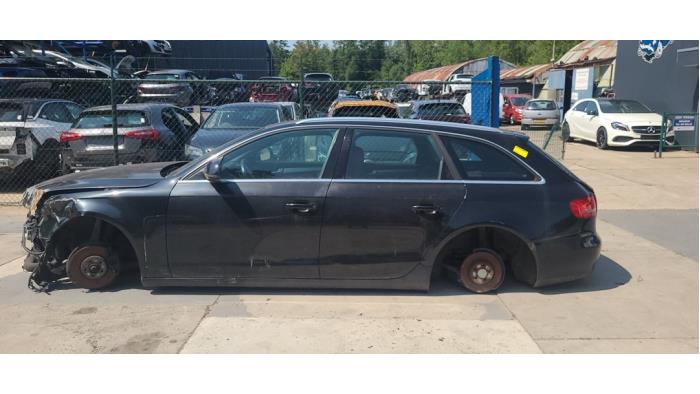 Audi A4 Avant 1.8 TFSI 16V Skrotfordon (2010, ZWART)