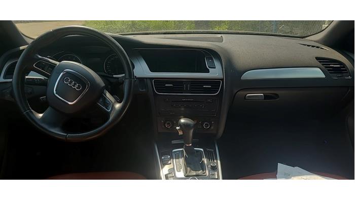 Audi A4 Avant 1.8 TFSI 16V Skrotfordon (2010, ZWART)