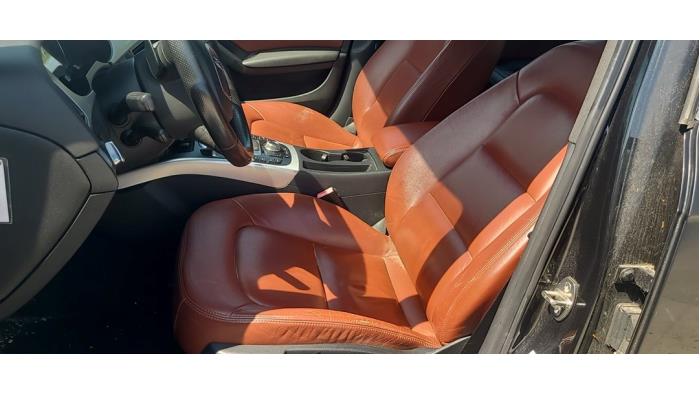 Audi A4 Avant 1.8 TFSI 16V Skrotfordon (2010, ZWART)