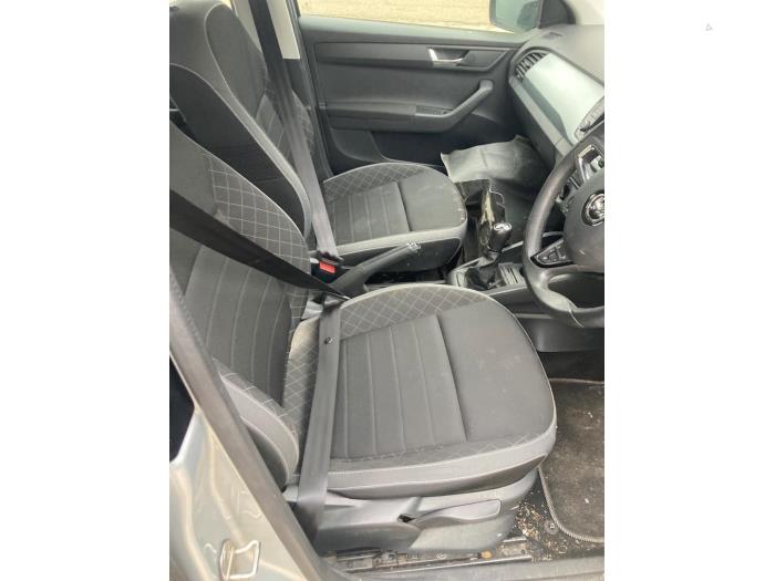 Skoda Fabia III 1.0 12V Sloopvoertuig (2019, Zilvergrijs)