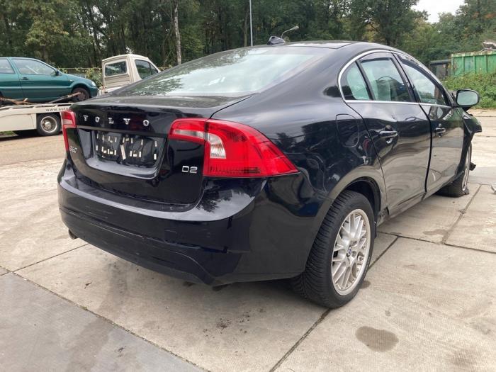 Volvo S60 II 2.0 D2 16V Sloopvoertuig (2017, Zwart)