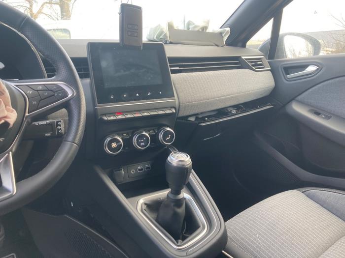 Renault Clio V 1.0 TCe 90 12V Samochód złomowany (2025, Jasny, Mysi)