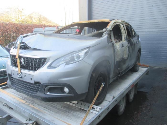 Peugeot 2008 1.6 BlueHDi 115 16V Skrotfordon (2017, GRIS ARTENSE)