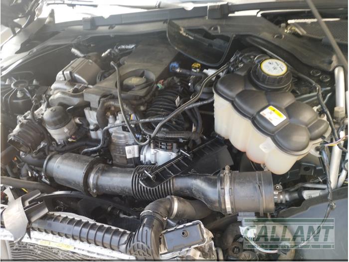 Jaguar XE 2.0d 180 16V Samochód złomowany (2016, Zielony)