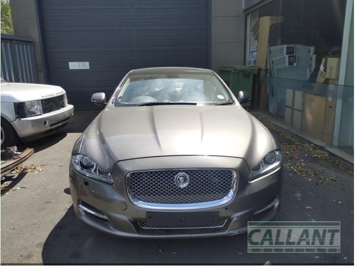 Jaguar XJ 3.0 D V6 24V Skrotfordon (2010, VAPOUR GREY)