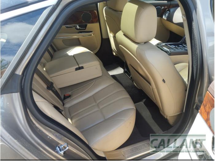 Jaguar XJ 3.0 D V6 24V Skrotfordon (2010, VAPOUR GREY)