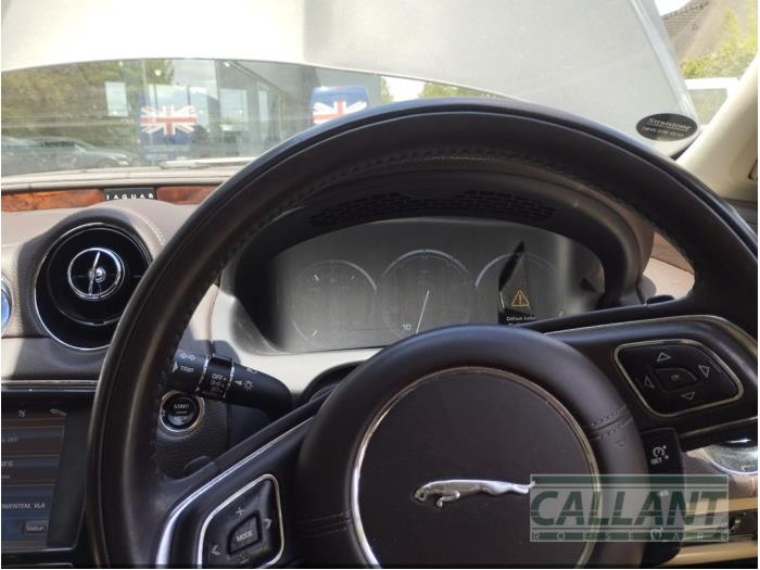 Jaguar XJ 3.0 D V6 24V Skrotfordon (2010, VAPOUR GREY)