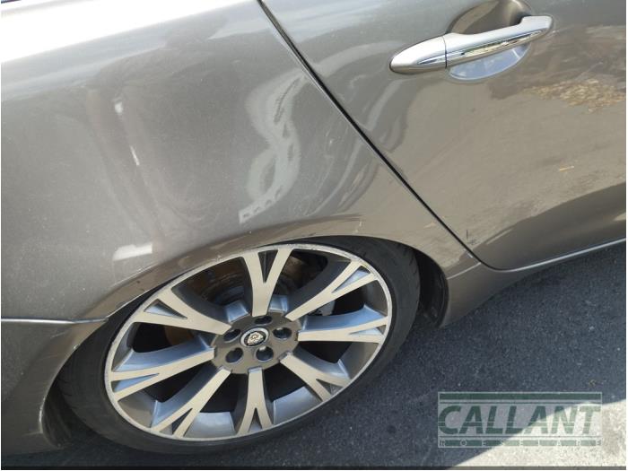 Jaguar XJ 3.0 D V6 24V Skrotfordon (2010, VAPOUR GREY)