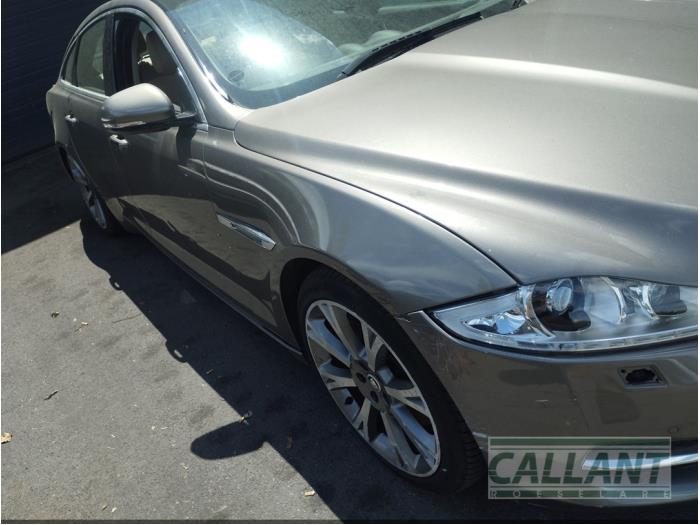 Jaguar XJ 3.0 D V6 24V Skrotfordon (2010, VAPOUR GREY)