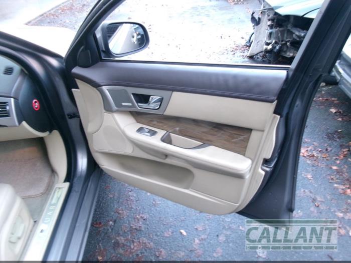 Jaguar XF 2.7 D V6 24V Skrotfordon (2009, VAPOUR GREY)