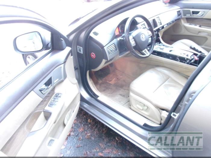 Jaguar XF 2.7 D V6 24V Skrotfordon (2009, VAPOUR GREY)