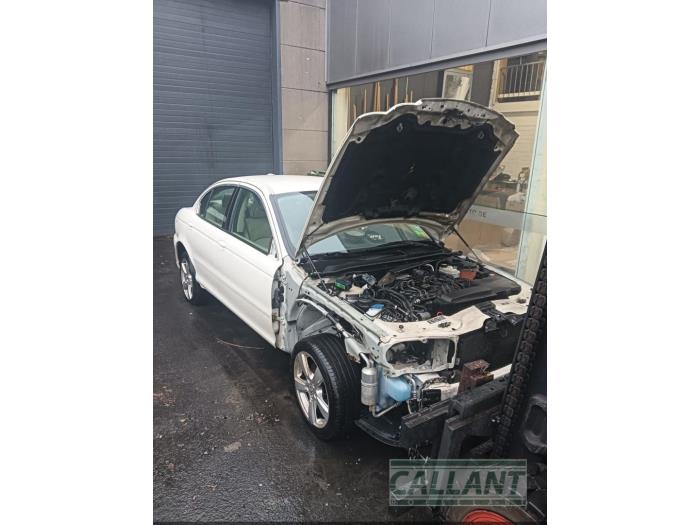 Jaguar X-type 2.2 D 16V Skrotfordon (2008, WIT)