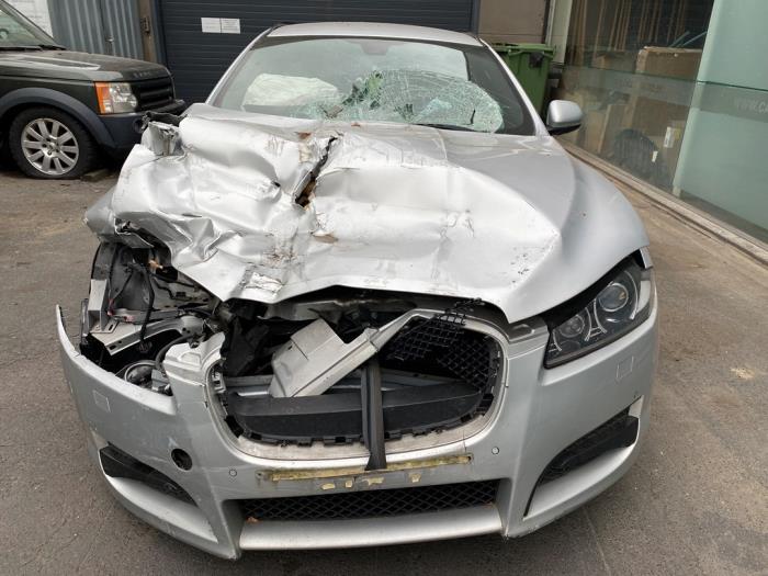 Jaguar XF Sportbrake Skrotfordon (2014, METALLIC ZILVERGRIJS)