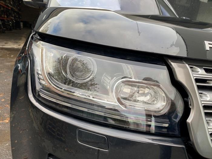 Landrover Range Rover IV 4.4 SDV8 32V Skrotfordon (2015, METALLIC ZWART)