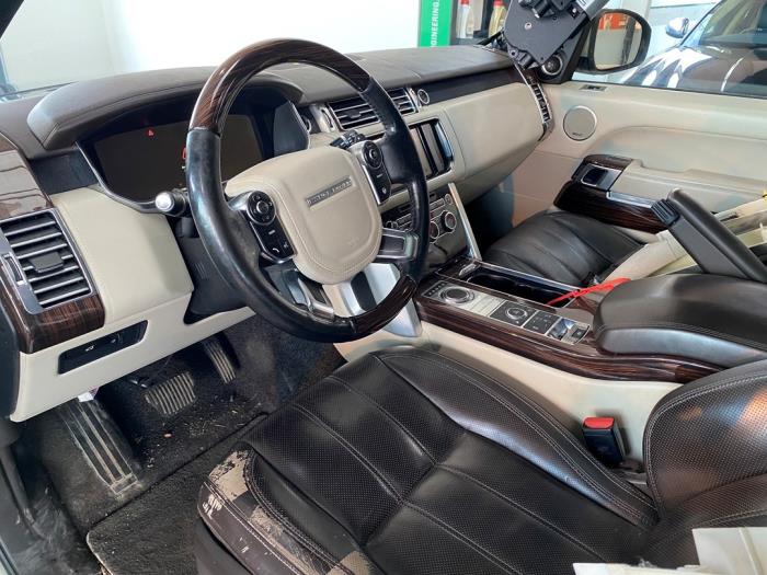 Landrover Range Rover IV 4.4 SDV8 32V Sloopvoertuig (2013, Metallic, Beige)