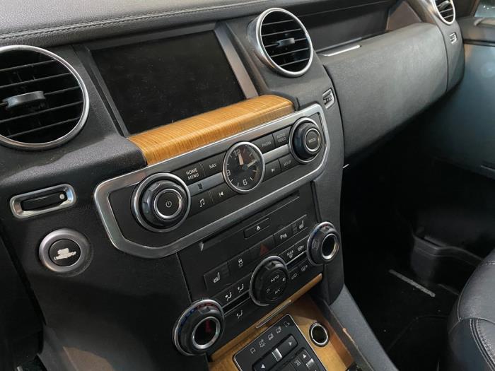 Landrover Discovery IV 3.0 SD V6 24V Skrotfordon (2012, SANTORINI ZWART)