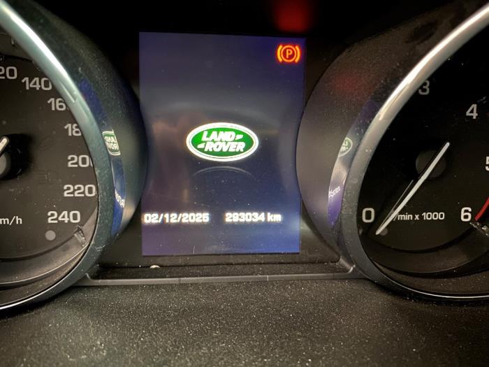 Landrover Discovery Sport 2.2 sd4 16V Skrotfordon (2015, ZWART METAALKLEUR)