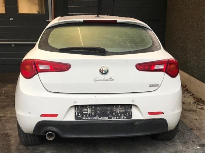 Alfa Romeo Giulietta 1.6 JTDm 16V Samochód złomowany (2015)