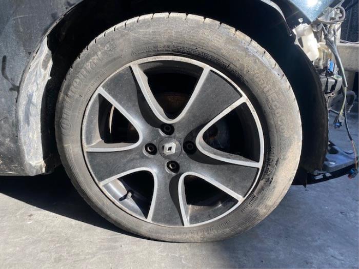 Renault Clio IV 1.5 Energy dCi 90 FAP Skrotfordon (2016, ZWART)