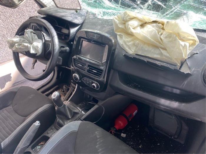 Renault Clio IV 1.5 Energy dCi 90 FAP Skrotfordon (2016, ZWART)