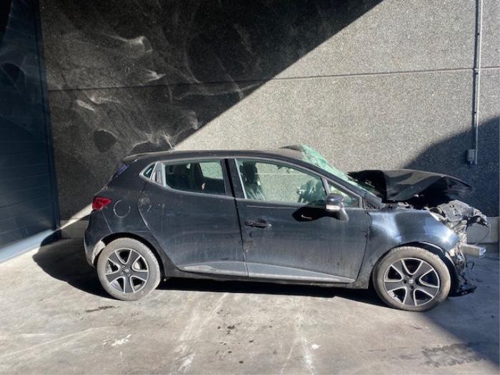 Renault Clio IV 1.5 Energy dCi 90 FAP Skrotfordon (2016, ZWART)