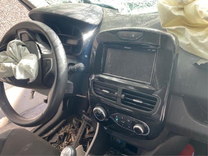 Renault Clio IV 1.5 Energy dCi 90 FAP Skrotfordon (2016, ZWART)