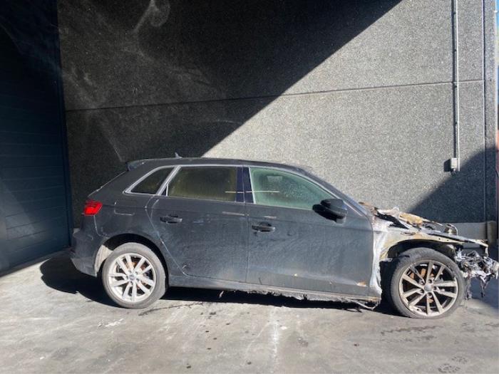 Audi A3 Sportback 1.5 TFSI 16V Sloopvoertuig (2019, Zwart)