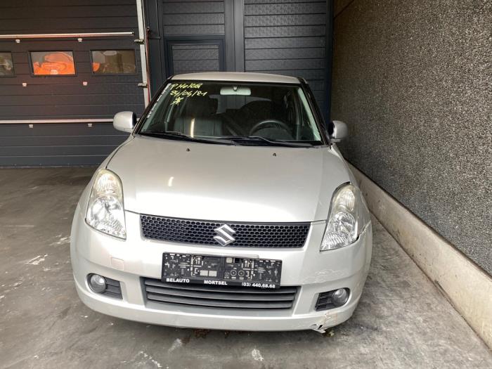 Suzuki Swift 1.3 VVT 16V Skrotfordon (2007, GRIJS)