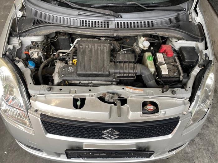 Suzuki Swift 1.3 VVT 16V Skrotfordon (2007, GRIJS)