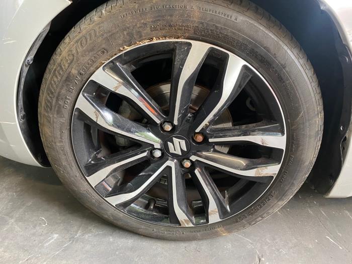 Suzuki Swift 1.3 VVT 16V Skrotfordon (2007, GRIJS)