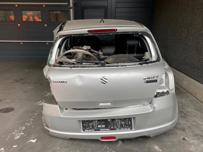 Suzuki Swift 1.3 VVT 16V Skrotfordon (2007, GRIJS)