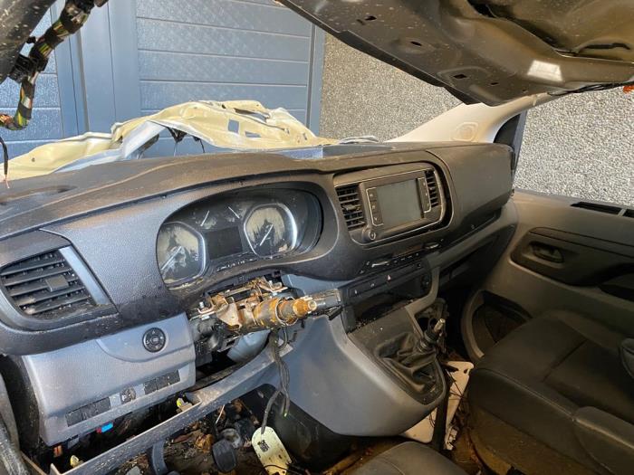 Opel Vivaro 2.0 CDTI 122 Skrotfordon (2021, ZILVER)