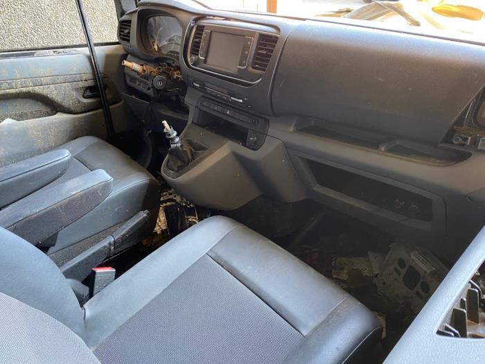 Opel Vivaro 2.0 CDTI 122 Skrotfordon (2021, ZILVER)